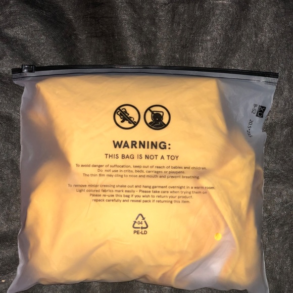 Yellow cut out one shoulder bikini swimsuit. - Picture 3 of 4